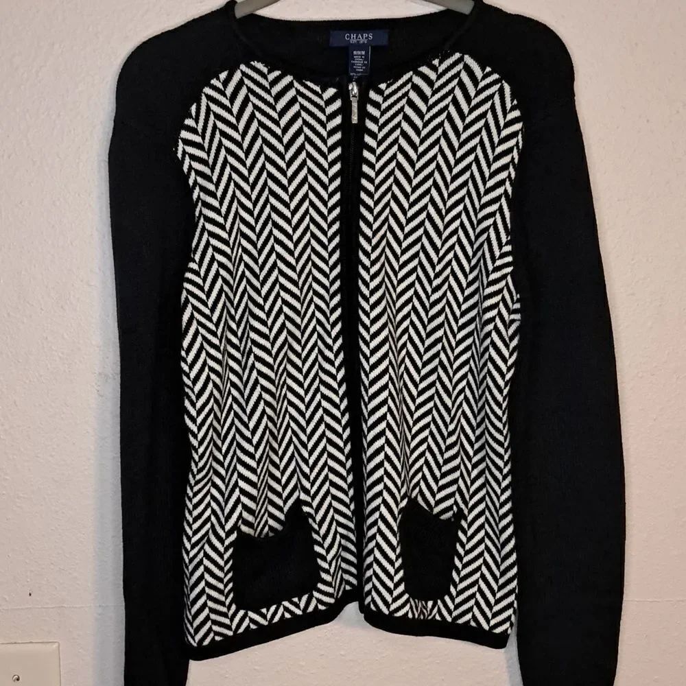 CHAPS zip up Black and white sweater size medium